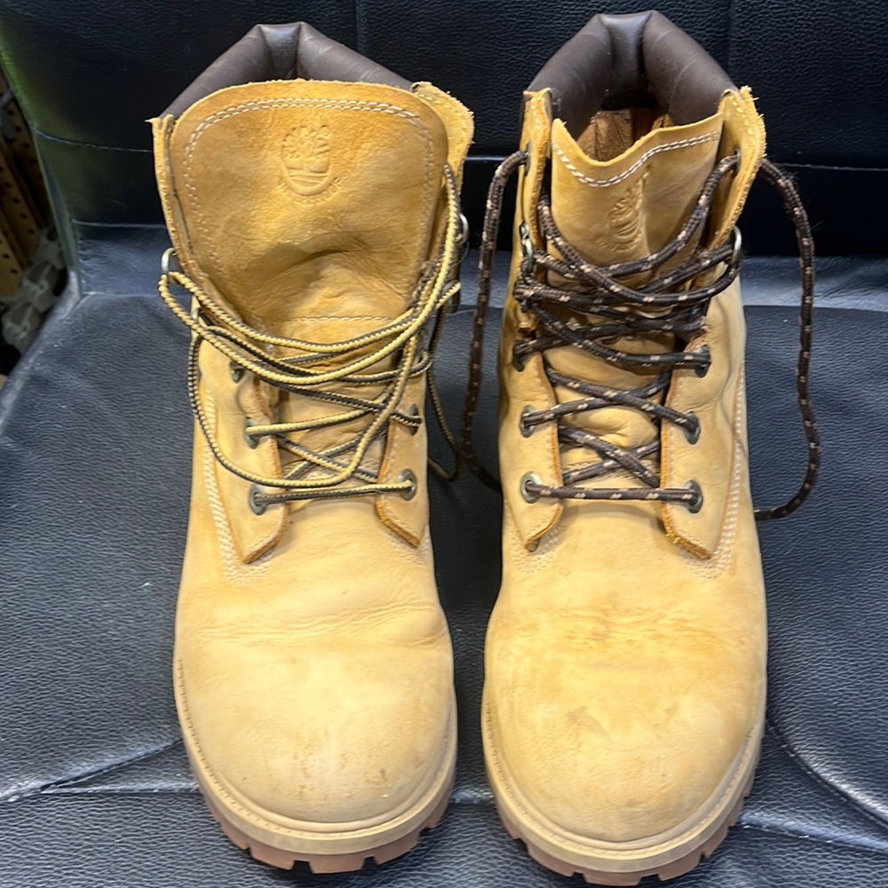 Woman’s Timberland boots sz 7 US